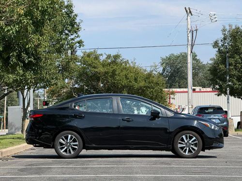 2021 Nissan Versa SV — photo 10