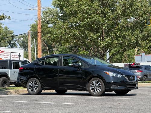2021 Nissan Versa SV — photo 11