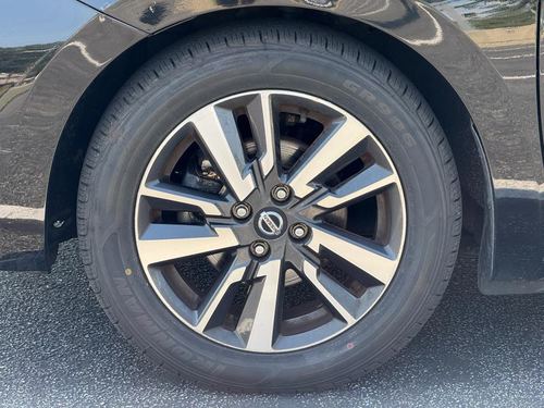 2021 Nissan Versa SV — photo 18