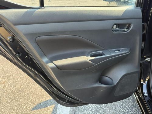2021 Nissan Versa SV — photo 24