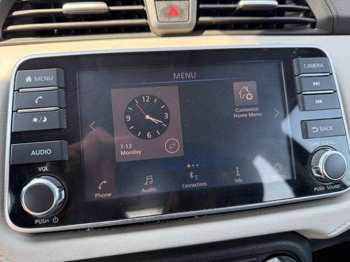 2021 Nissan Versa SV — photo 32