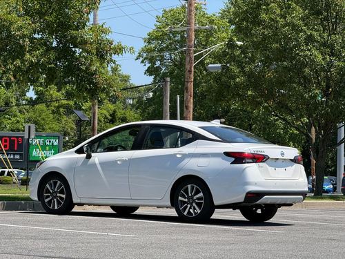 2020 Nissan Versa — photo 7