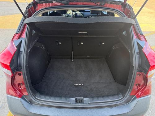 2019 Nissan Kicks — photo 32