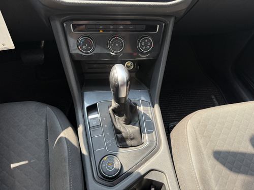 2020 VW Tiguan — photo 22