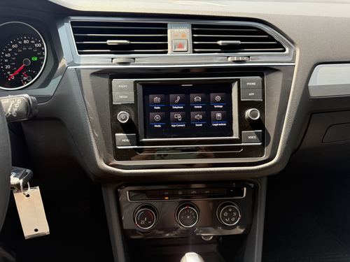2020 VW Tiguan — photo 23