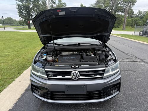 2019 VW Tiguan R-Line — photo 3