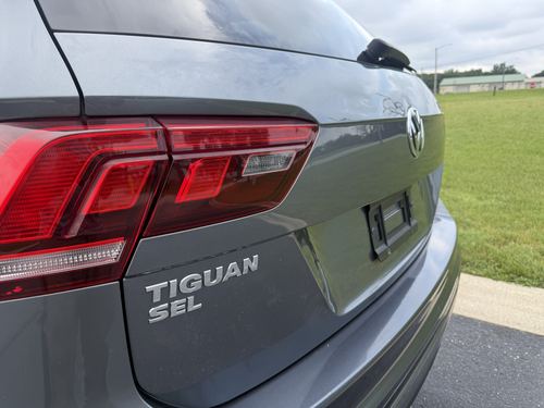 2019 VW Tiguan R-Line — photo 10