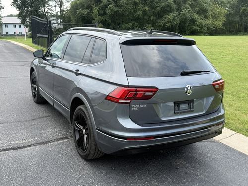 2019 VW Tiguan R-Line — photo 11