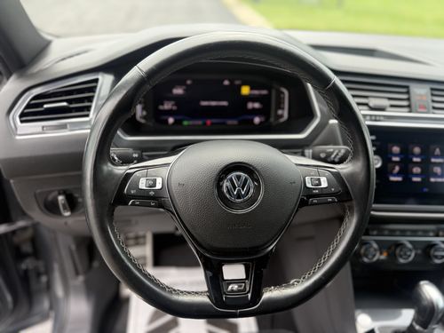 2019 VW Tiguan R-Line — photo 25