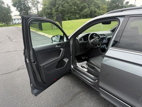 2019 VW Tiguan R-Line — photo 30