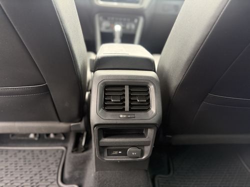 2019 VW Tiguan R-Line — photo 35