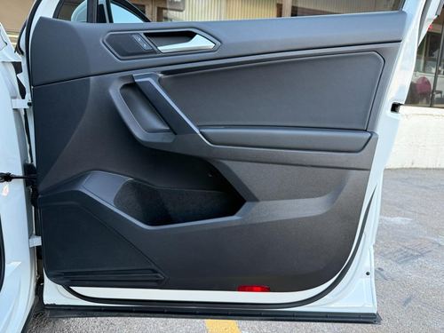 2021 VW Tiguan 2.0T SE R-Line Black 4MOTION — photo 27