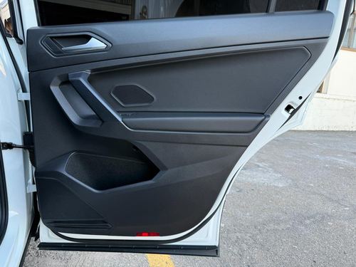 2021 VW Tiguan 2.0T SE R-Line Black 4MOTION — photo 28