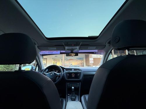 2021 VW Tiguan 2.0T SE R-Line Black 4MOTION — photo 30