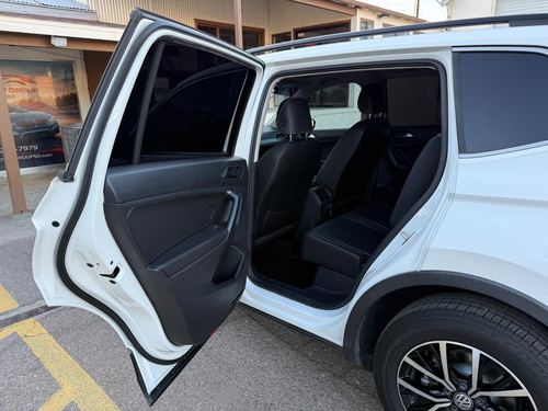 2021 VW Tiguan 2.0T SE R-Line Black 4MOTION — photo 25