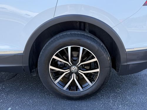 2021 VW Tiguan — photo 12