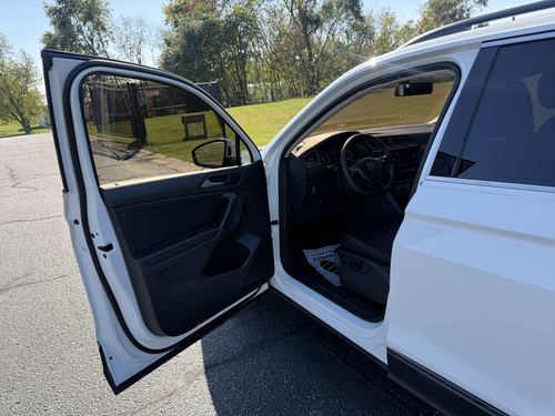 2021 VW Tiguan — photo 10
