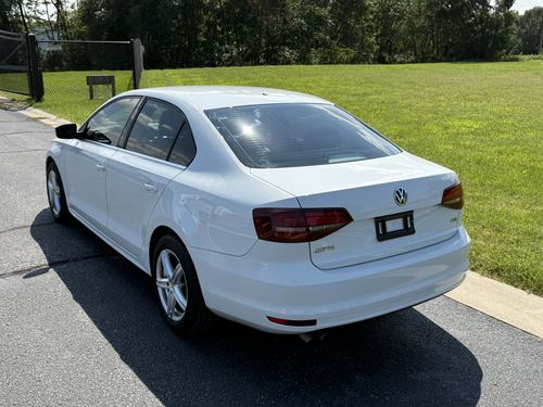 2017 VW Jetta 1.4T S — photo 10