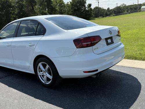 2017 VW Jetta 1.4T S — photo 11