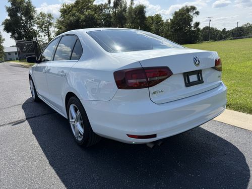 2017 VW Jetta 1.4T S — photo 14
