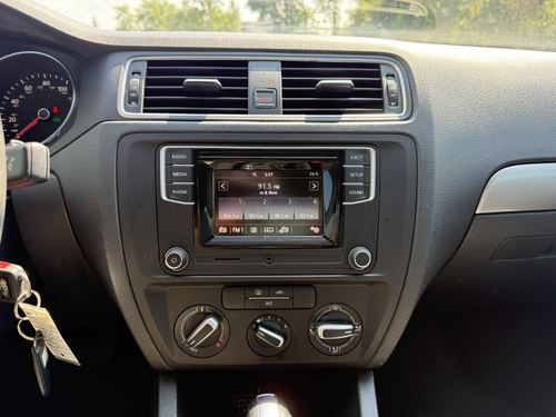 2017 VW Jetta 1.4T S — photo 22