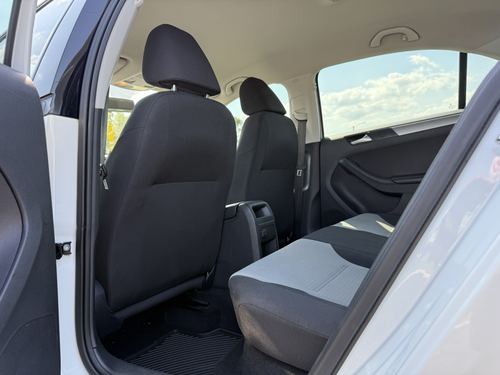 2017 VW Jetta 1.4T S — photo 35