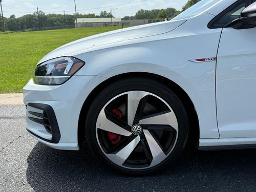2020 Volkswagen Golf GTI — photo 8