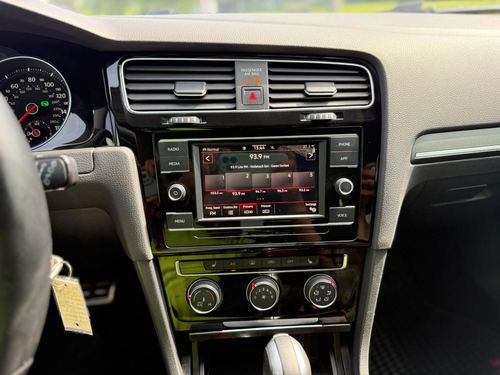 2020 Volkswagen Golf GTI — photo 21