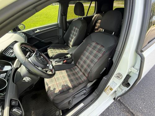 2020 Volkswagen Golf GTI — photo 27