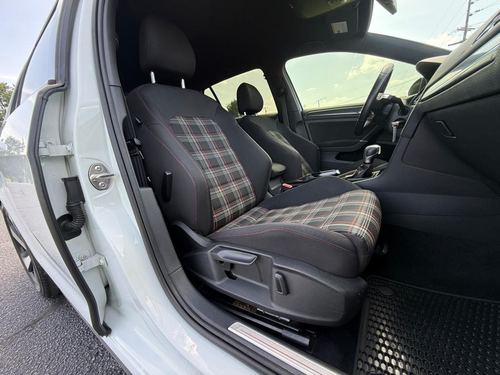 2020 Volkswagen Golf GTI — photo 44