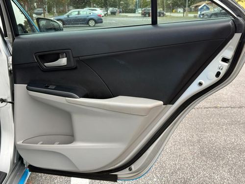 2014 Toyota Camry LE — photo 32