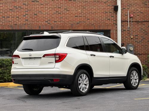 2019 Honda Pilot LX — photo 10