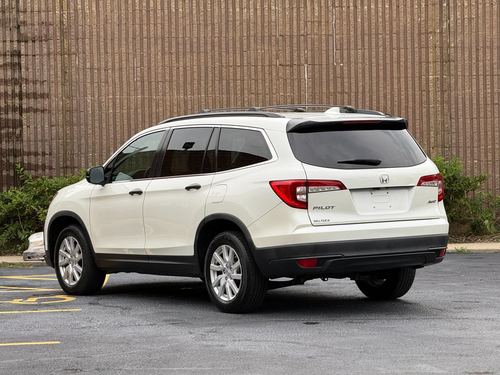 2019 Honda Pilot LX — photo 11
