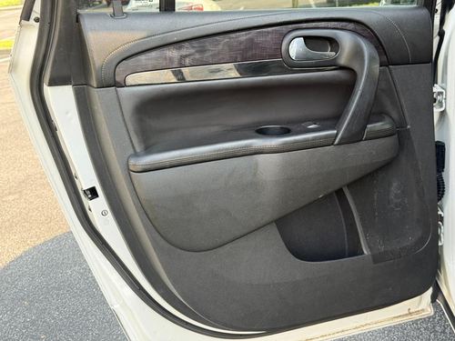 2015 Buick Enclave — photo 31