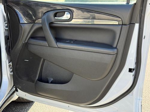 2016 Buick Enclave — photo 40