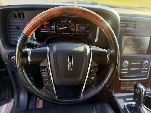 2015 Lincoln Navigator — photo 13