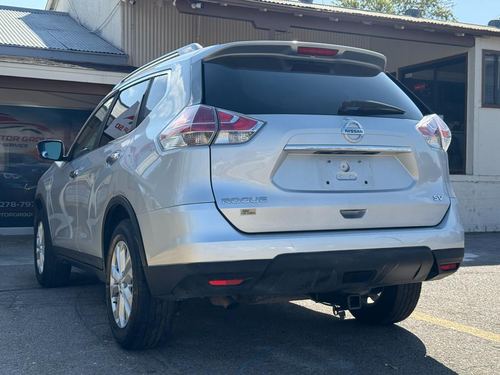 2016 Nissan Rogue SV — photo 8