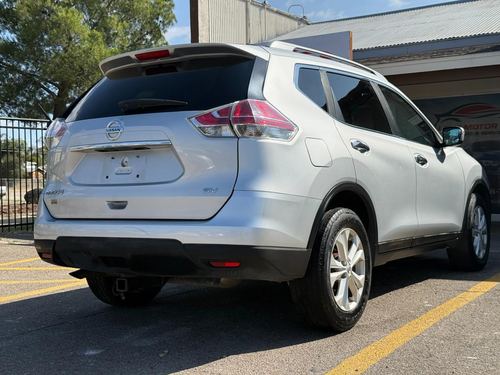 2016 Nissan Rogue SV — photo 11