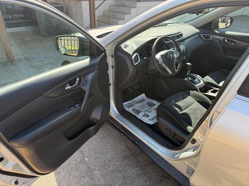 2016 Nissan Rogue SV — photo 17