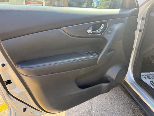 2016 Nissan Rogue SV — photo 18