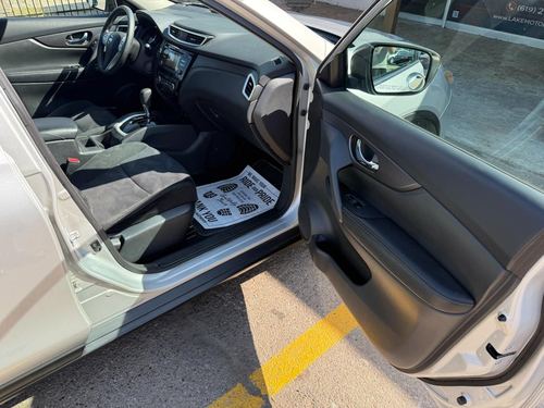 2016 Nissan Rogue SV — photo 25