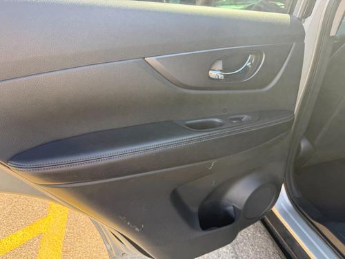 2016 Nissan Rogue SV — photo 31