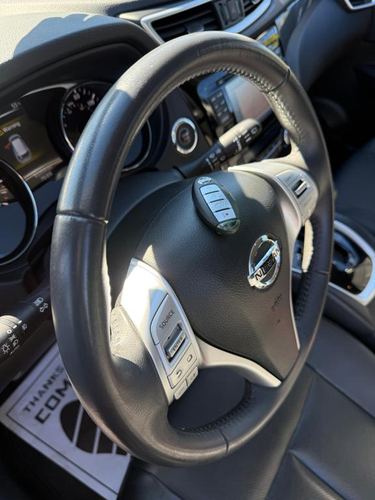 2014 Nissan Rogue SL — photo 18