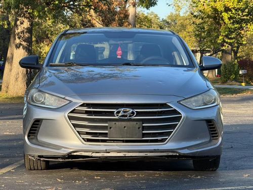 2017 Hyundai Elantra — photo 2