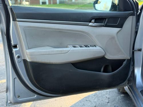 2017 Hyundai Elantra — photo 29