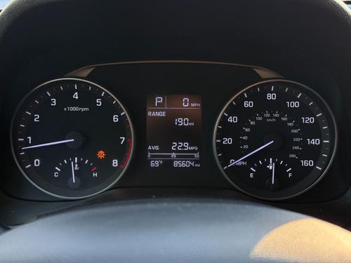 2017 Hyundai Elantra — photo 23