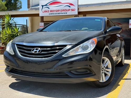 2013 Hyundai Sonata GLS/ GLS Popular — photo 2