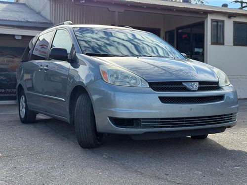 2004 Toyota Sienna — photo 6