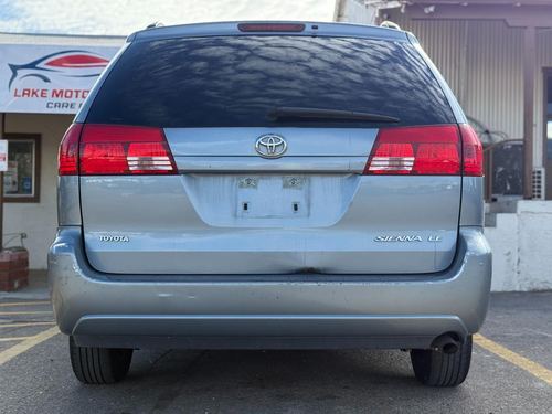 2004 Toyota Sienna — photo 11