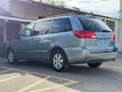 2004 Toyota Sienna — photo 12